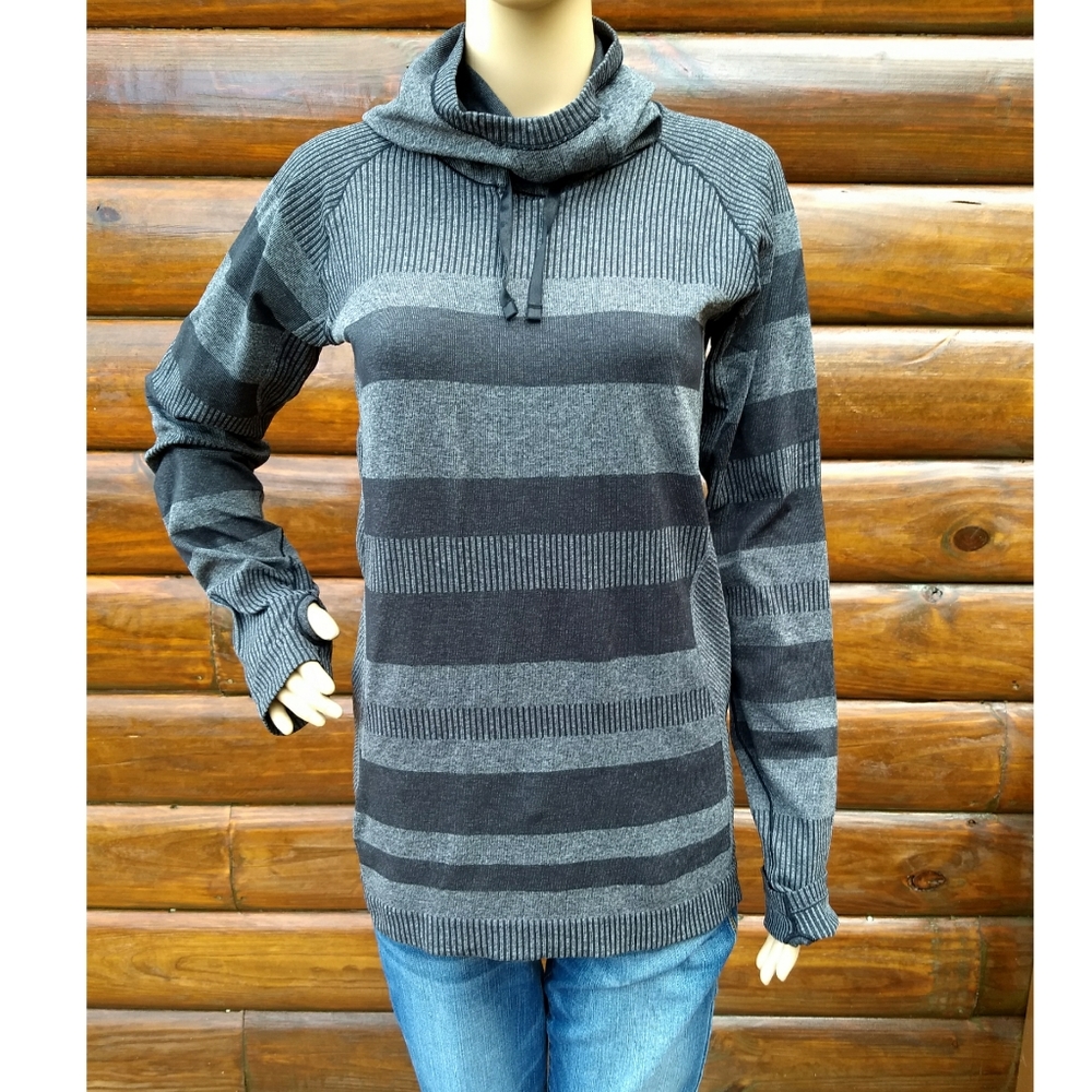 Moving Comfort Thermal Hoodie Size L